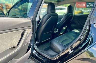 Седан Tesla Model 3 2019 в 