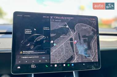 Седан Tesla Model 3 2019 в 