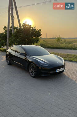 Седан Tesla Model 3 2021 в 