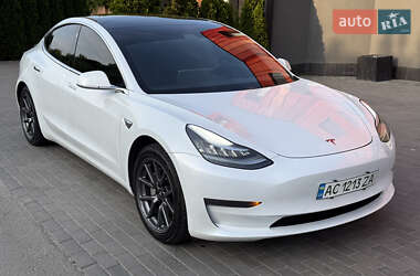 Седан Tesla Model 3 2020 в Луцьку