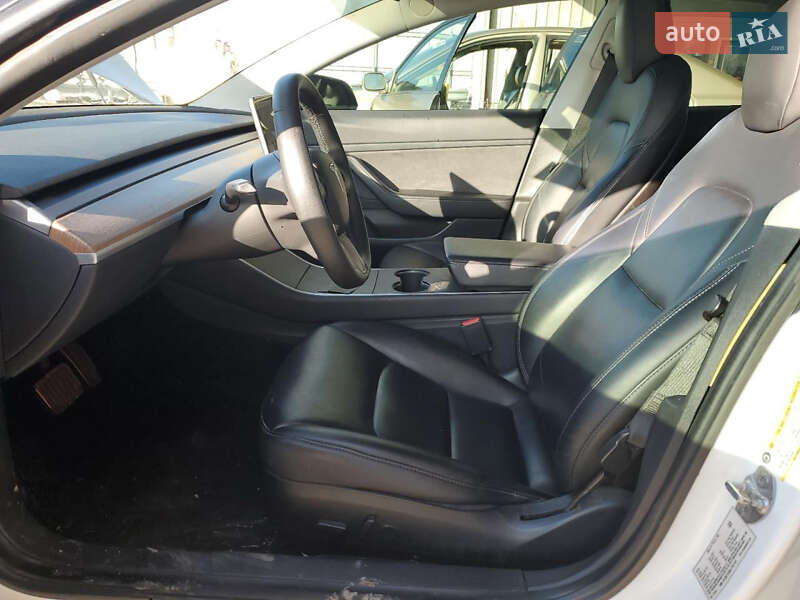 Седан Tesla Model 3 2020 в Луцке