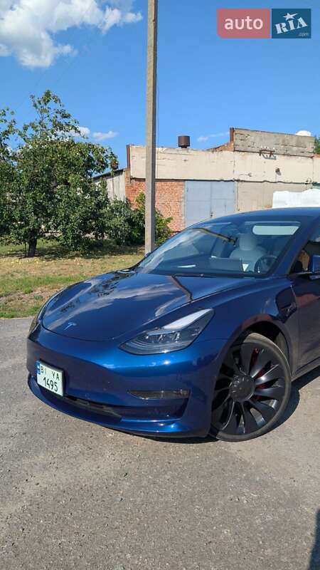 Седан Tesla Model 3 2022 в Миргороде