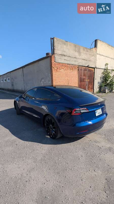 Седан Tesla Model 3 2022 в Миргороде