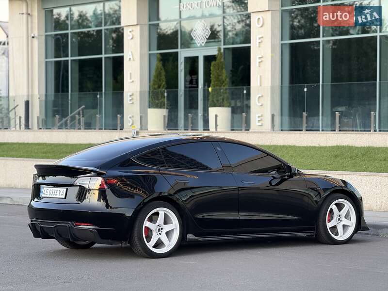 Седан Tesla Model 3 2019 в Дніпрі