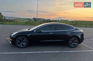Седан Tesla Model 3 2019 в Рівному