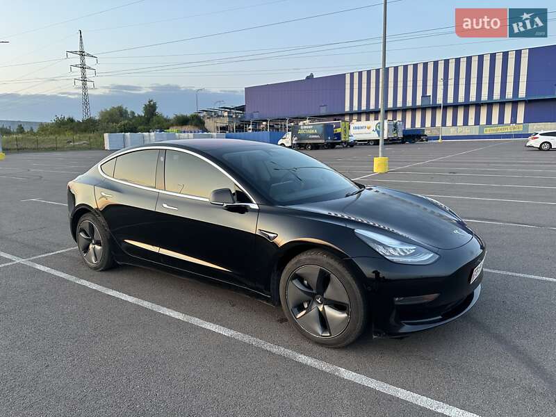 Седан Tesla Model 3 2019 в Рівному