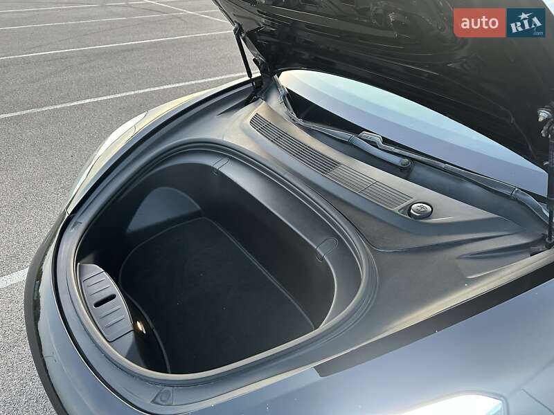 Седан Tesla Model 3 2019 в Рівному