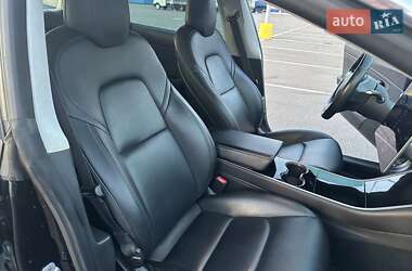 Седан Tesla Model 3 2019 в 