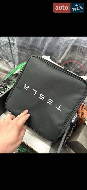 Седан Tesla Model 3 2019 в Рівному