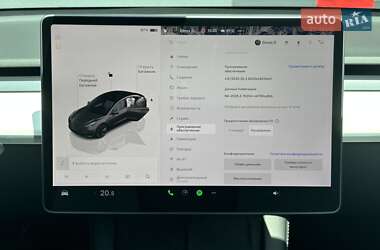 Седан Tesla Model 3 2022 в 