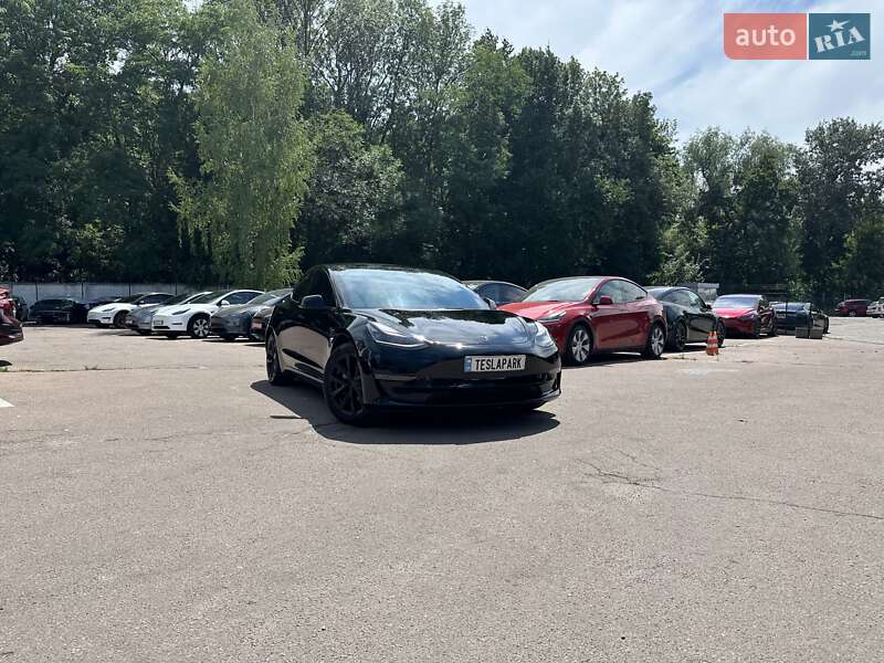 Седан Tesla Model 3 2022 в Києві