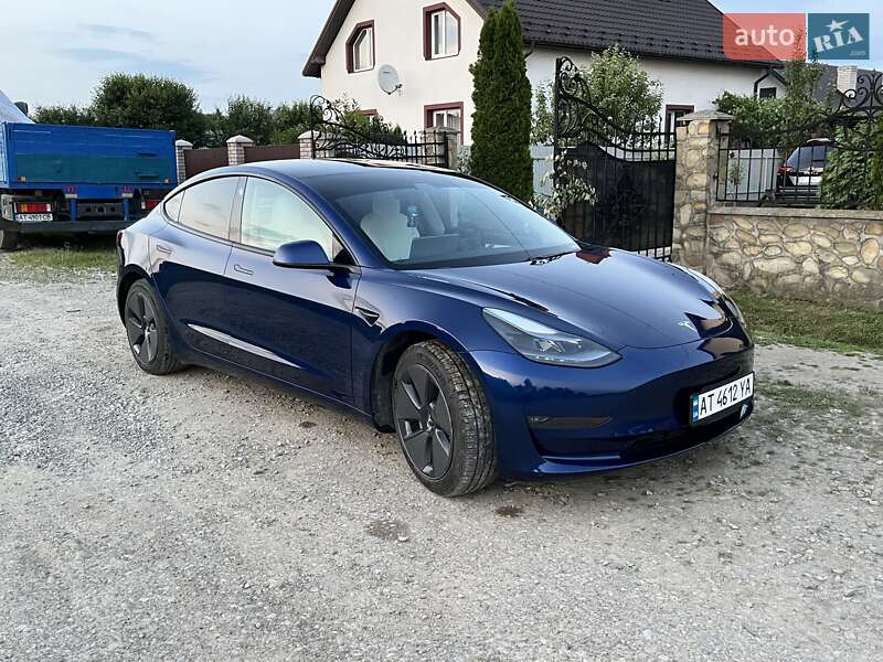 Седан Tesla Model 3 2021 в Івано-Франківську