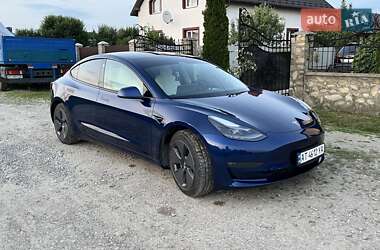 Седан Tesla Model 3 2021 в 