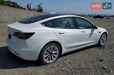 Седан Tesla Model 3 2021 в 