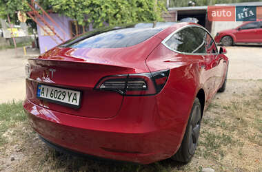 Седан Tesla Model 3 2020 в 