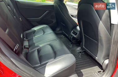 Седан Tesla Model 3 2022 в 