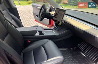Седан Tesla Model 3 2022 в 