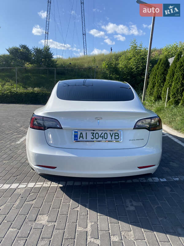 Седан Tesla Model 3 2019 в Києві