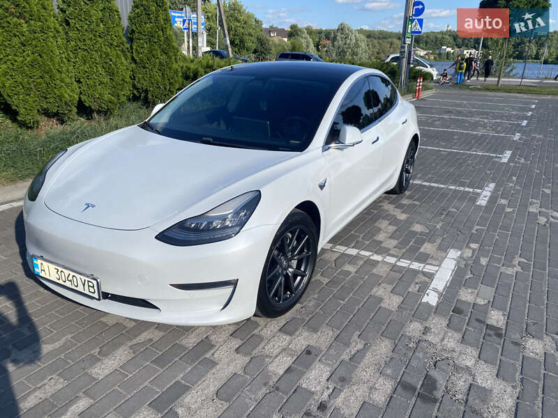 Седан Tesla Model 3 2019 в Києві