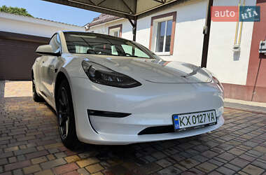 Седан Tesla Model 3 2020 в 