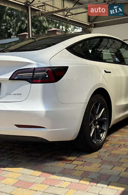 Седан Tesla Model 3 2020 в 