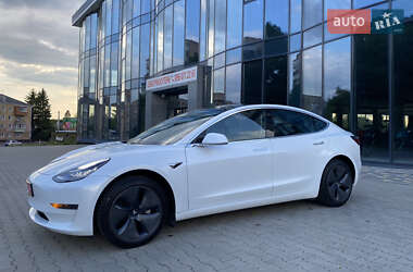 Седан Tesla Model 3 2020 в 