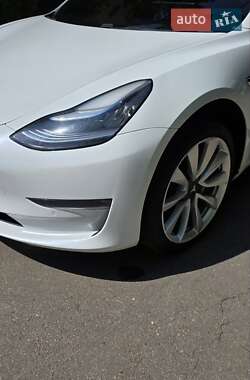 Седан Tesla Model 3 2018 в 
