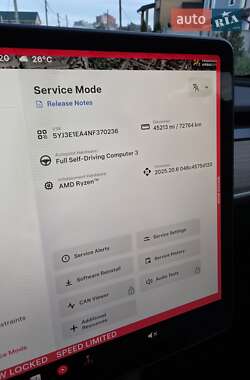 Седан Tesla Model 3 2022 в 