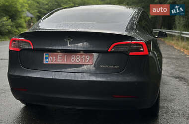 Седан Tesla Model 3 2021 в 