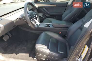 Седан Tesla Model 3 2022 в 