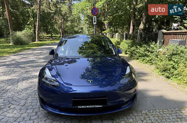 Седан Tesla Model 3 2023 в 