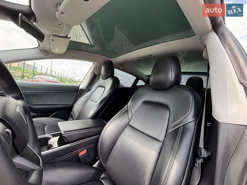 Седан Tesla Model 3 2019 в Одессе