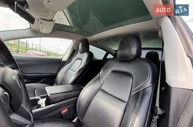 Седан Tesla Model 3 2019 в 