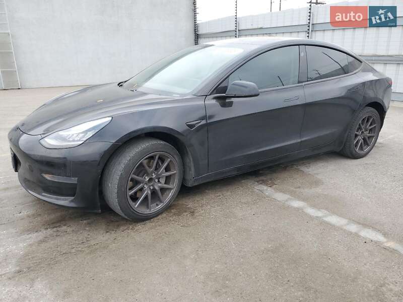 Седан Tesla Model 3 2020 в 