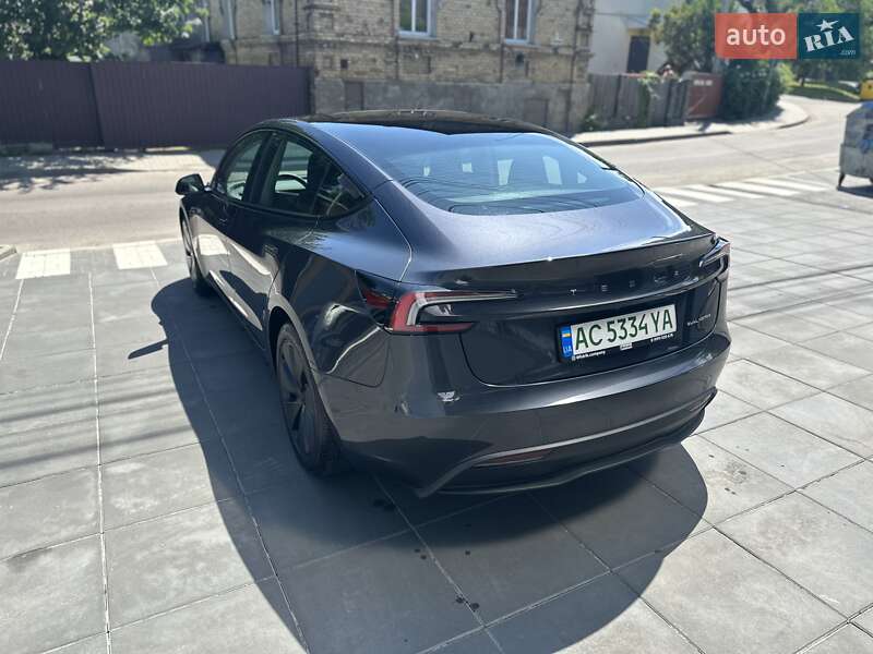 Седан Tesla Model 3 2024 в Луцьку