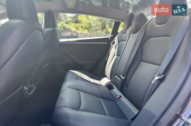 Седан Tesla Model 3 2024 в 