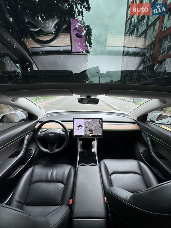 Седан Tesla Model 3 2018 в Чернігові