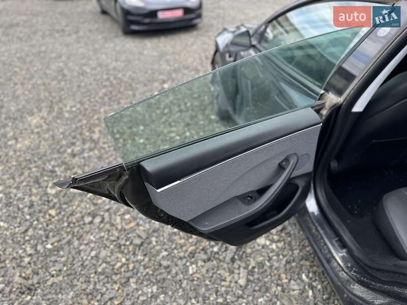 Седан Tesla Model 3 2024 в Луцке