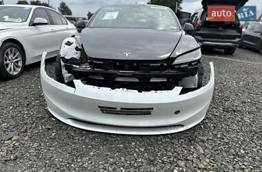 Седан Tesla Model 3 2024 в 