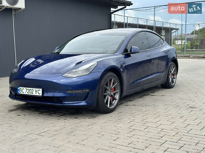 Седан Tesla Model 3 2022 в Львові