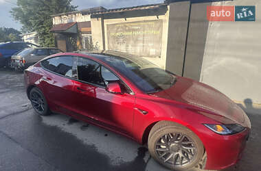 Седан Tesla Model 3 2024 в 