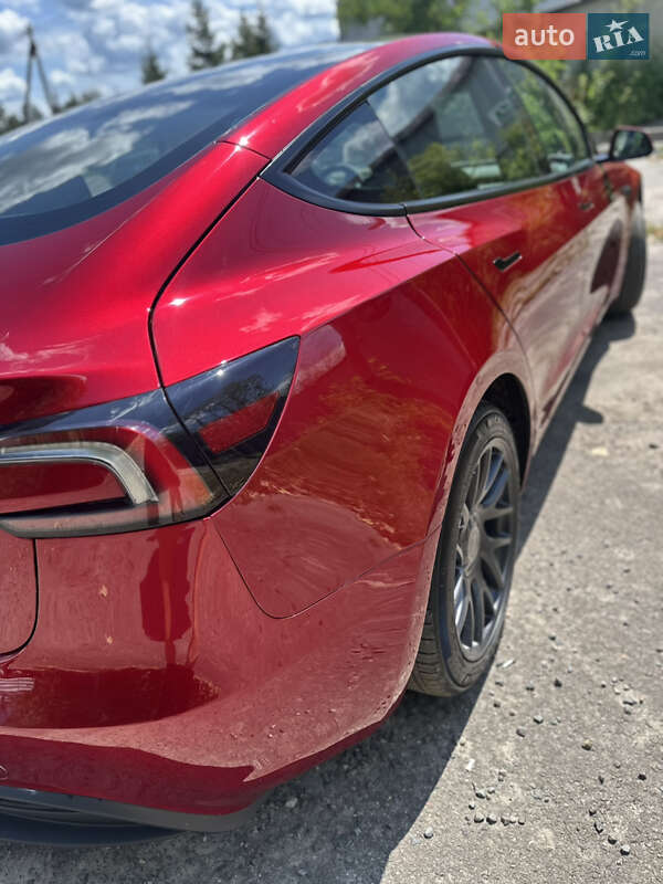 Седан Tesla Model 3 2024 в Львові