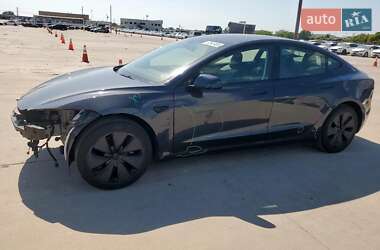 Tesla Model 3 2024