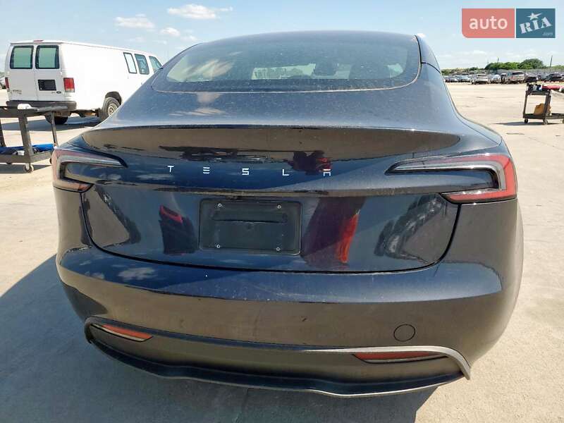 Седан Tesla Model 3 2024 в Львові