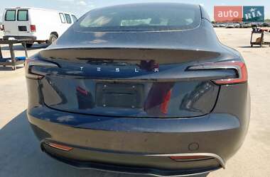 Седан Tesla Model 3 2024 в 