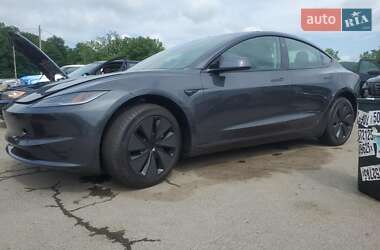 Tesla Model 3 2024