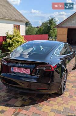 Седан Tesla Model 3 2020 в 