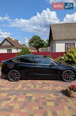Седан Tesla Model 3 2020 в 