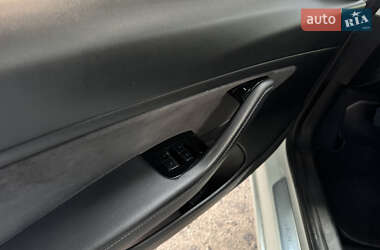 Седан Tesla Model 3 2018 в 