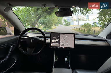 Седан Tesla Model 3 2018 в 